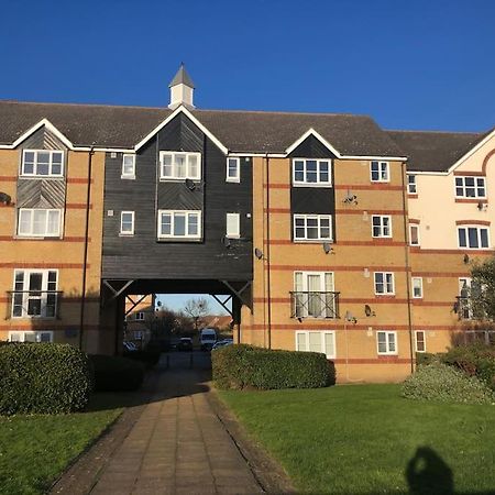 Lovely Riverside Flat Stifford Exterior foto