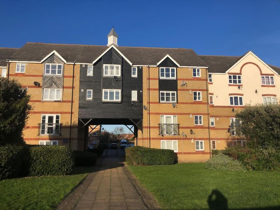 Lovely Riverside Flat Stifford Exterior foto
